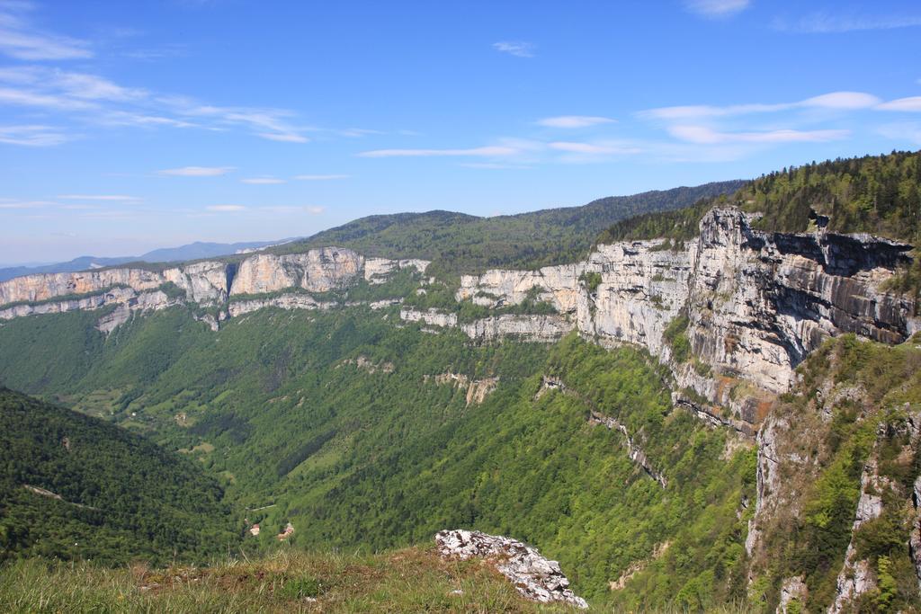 Roulottes Au Pied Du Vercors Saint-Jean-en-Royans Luaran gambar